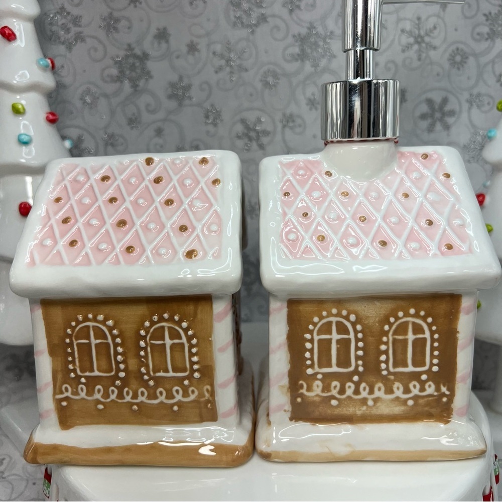 Christmas Pastel Pink Ceramic Gingerbread Soap Dispenser & Dish Scrubby Holder - Picture 12 of 12